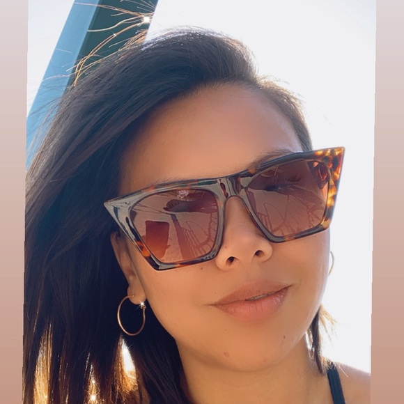 Meet your Posher, Mylan - Picture 1 of 1